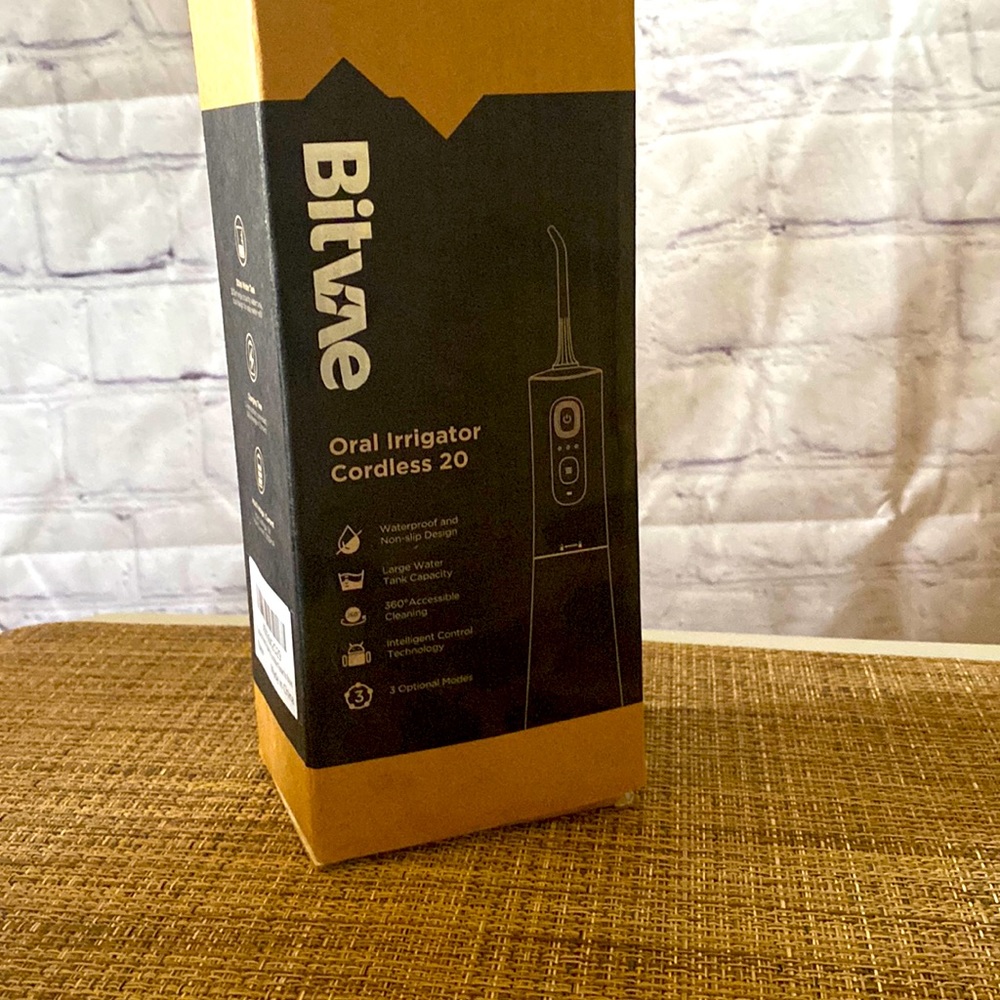 Bitvae Oral Irrigator Cordless 20, 3 Never been used water pics attachments
